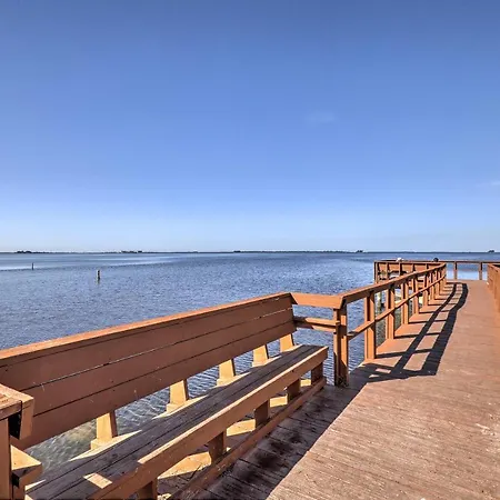 Cozy Crystal Beach Cottage Walk To Shoreline